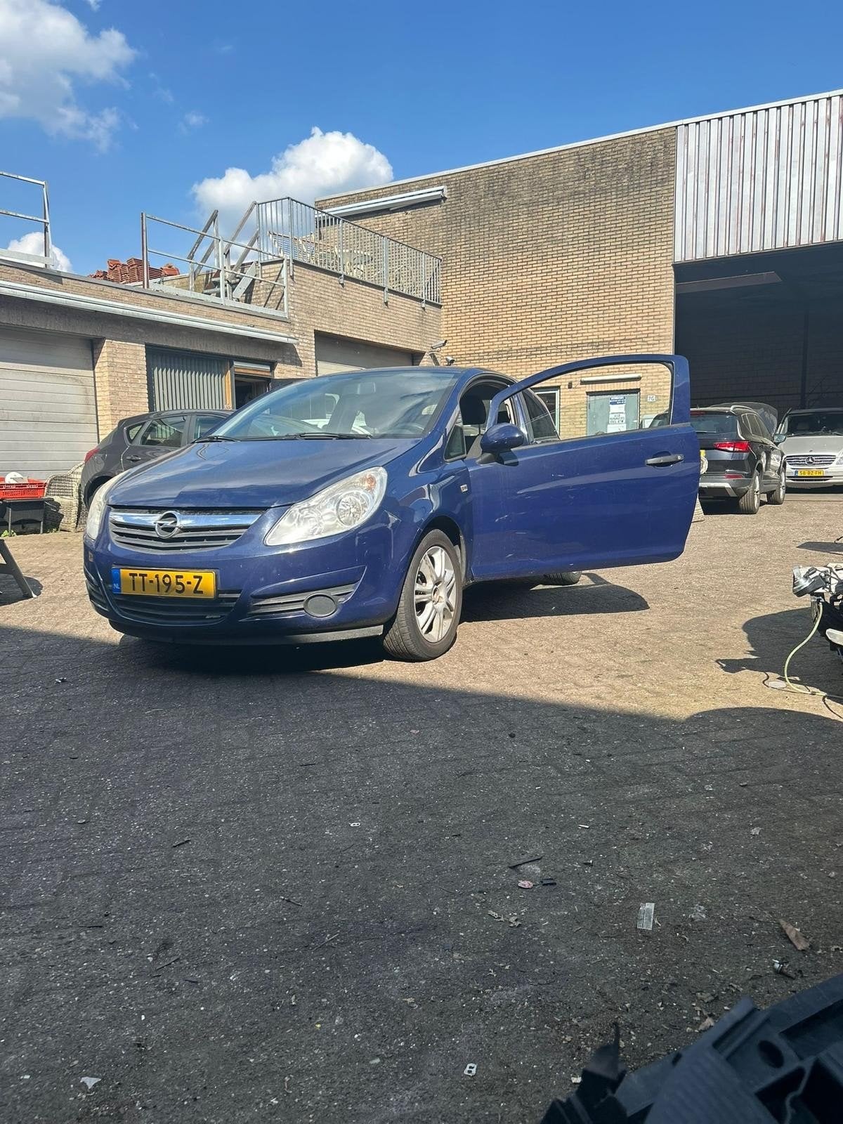 Opel Corsa 1.2 16V 3D 2010 Blauw, Voorwielaandrijving, 450 kg, 40 €/maand, Blauw