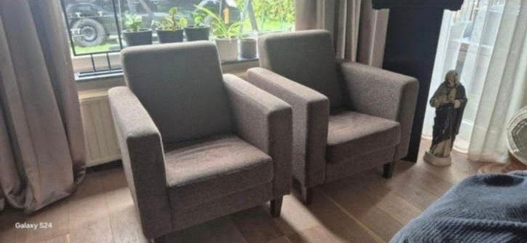 Twee comfortabele fauteuils stoelen gratis af te halen, Ophalen, Gebruikt, Twee, Bruin