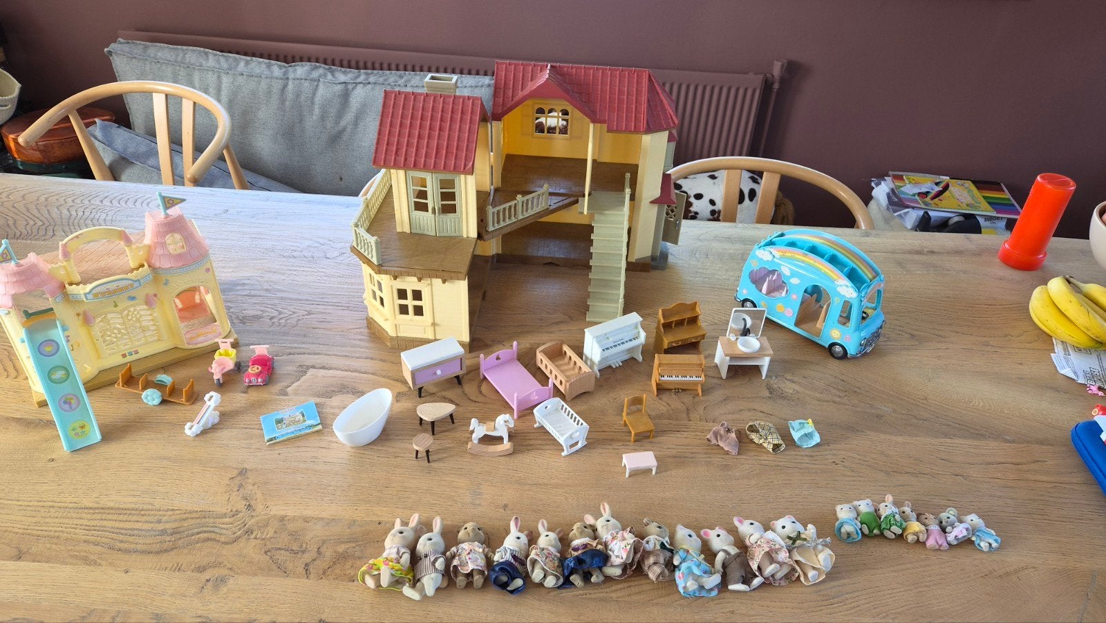 Grote Sylvanian Families set: huis, bus, meubels en figuren, Ophalen, Gebruikt, Overige typen