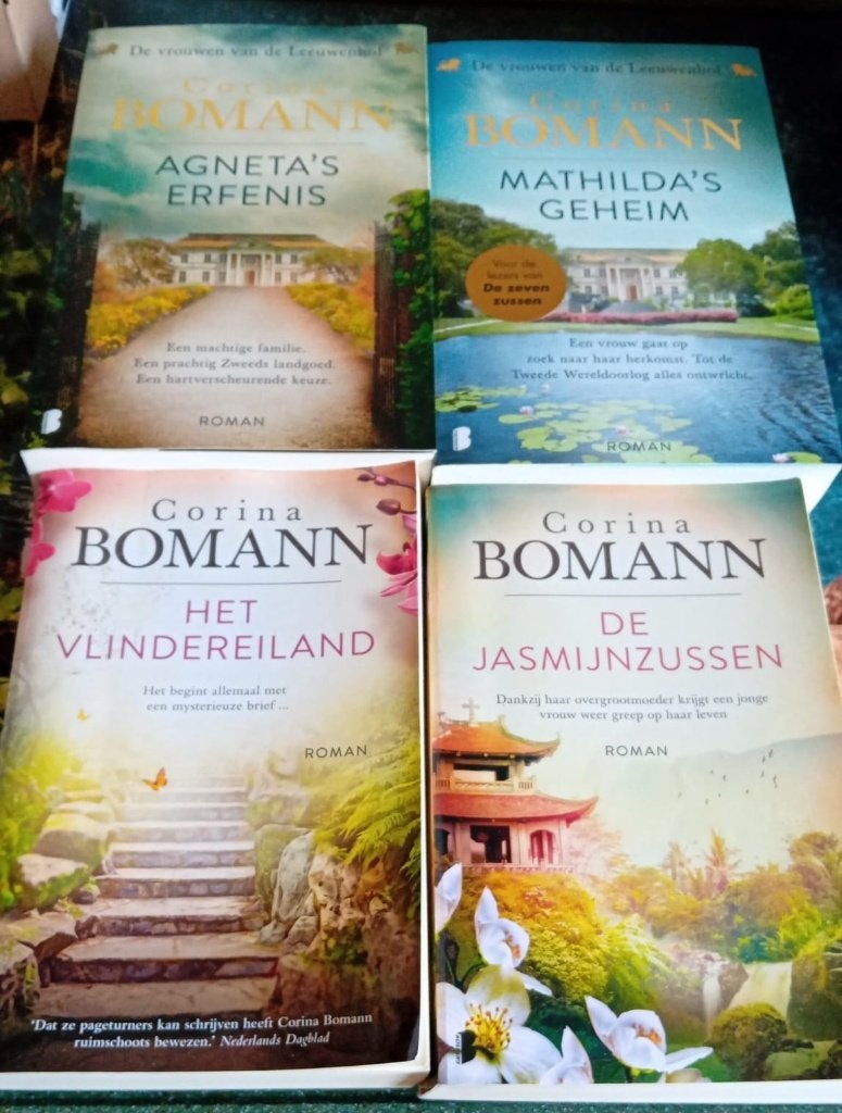 Corina Bomann Boeken - De Leeuwenhof Serie (2 delen) en ..., Gelezen, Ophalen of Verzenden, Corina Bomann, Nederland