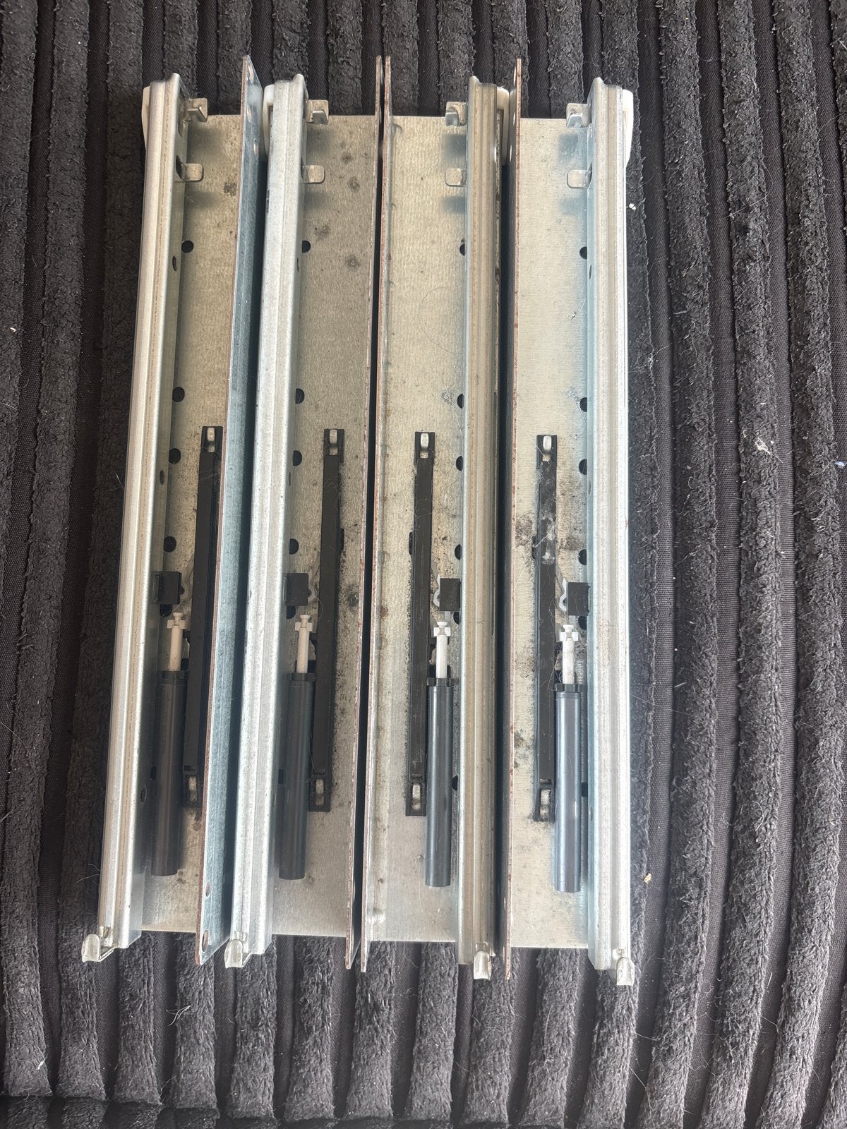 Ladegeleiders met softclose - 2 sets, 1 of 2 laden, Ophalen of Verzenden, Gebruikt, Minder dan 100 cm