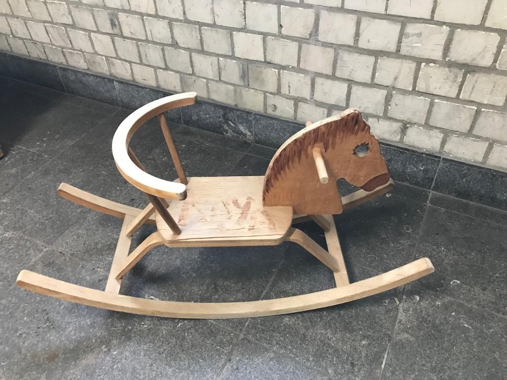 Houten hobbelpaard., Kinderen en Baby's, Speelgoed | Hobbelfiguren, Ophalen of Verzenden, Gebruikt