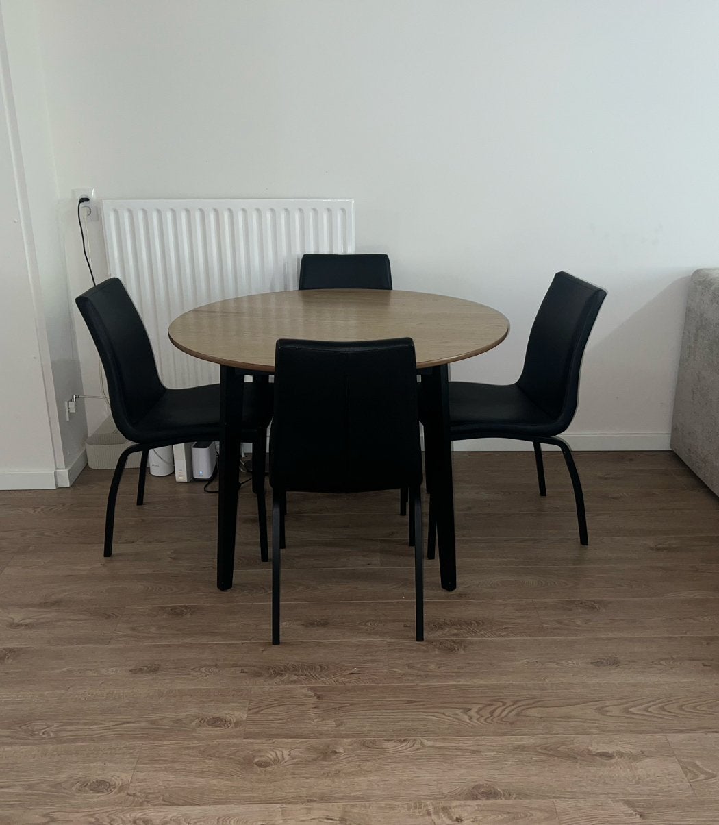Complete set eettafel met 4 eetstoelen - zo goed als nieuw, Ophalen, Zo goed als nieuw, 4 tot 6 stoelen