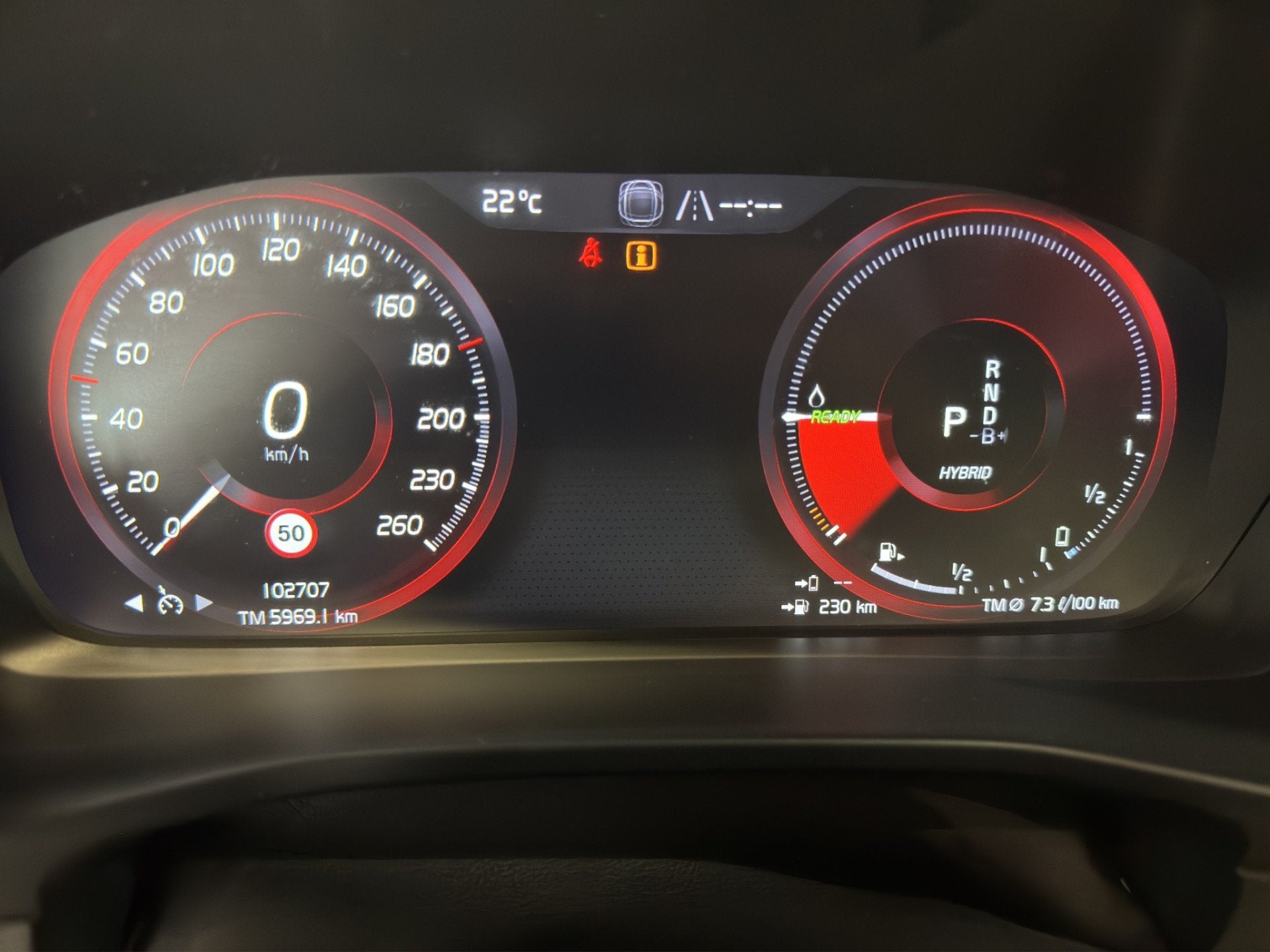 Volvo XC40 T4 Aut. Plug-in Hybrid Leder Panoramadak 211pk, Beige, Automatische klimaatregeling, Zwart, Leder