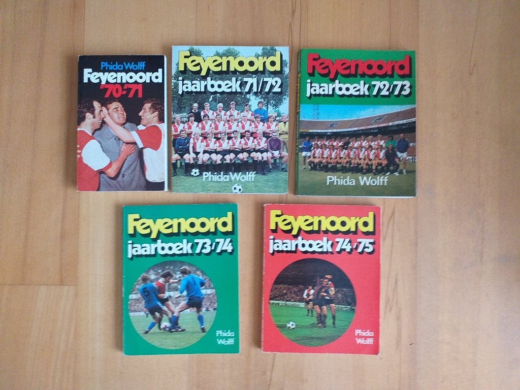 Feyenoord 5 jaarboeken 1970 – 1971 t/m 1974 – 1975, Verzenden, Gebruikt, Feyenoord, Boek of Tijdschrift