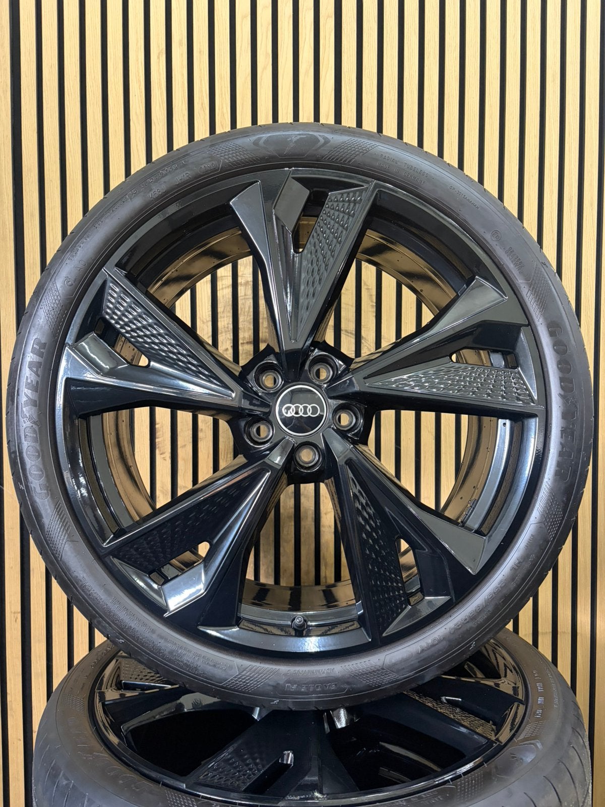 Originele 21” Audi A6 S6 C8 Zomerbanden Zomerset, 19 inch, Audi, Gebruikt, 255 mm