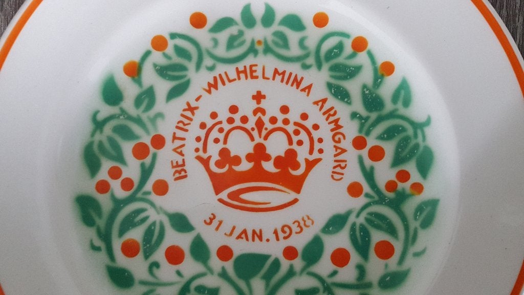 Geboortebordje Beatrix 1938/Nijmegen, Ophalen, Zo goed als nieuw, Nederland, Servies