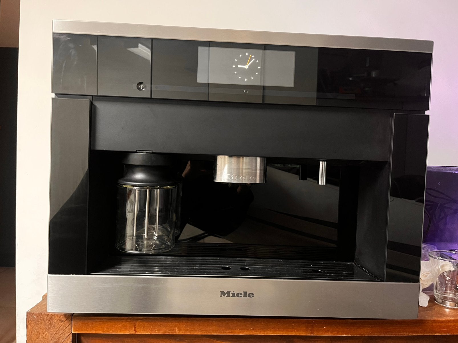 Miele inbouw koffiemachine: CVA 6805 met melkopschuimer, Ophalen, 10 kopjes of meer, Koffiebonen, Zo goed als nieuw