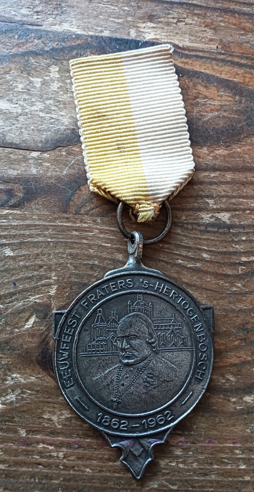 Eeuwfeest fraters 's-Hertogenbosch 1862-1962  kenmerk TO17, Ophalen of Verzenden, Overige materialen, Nederland