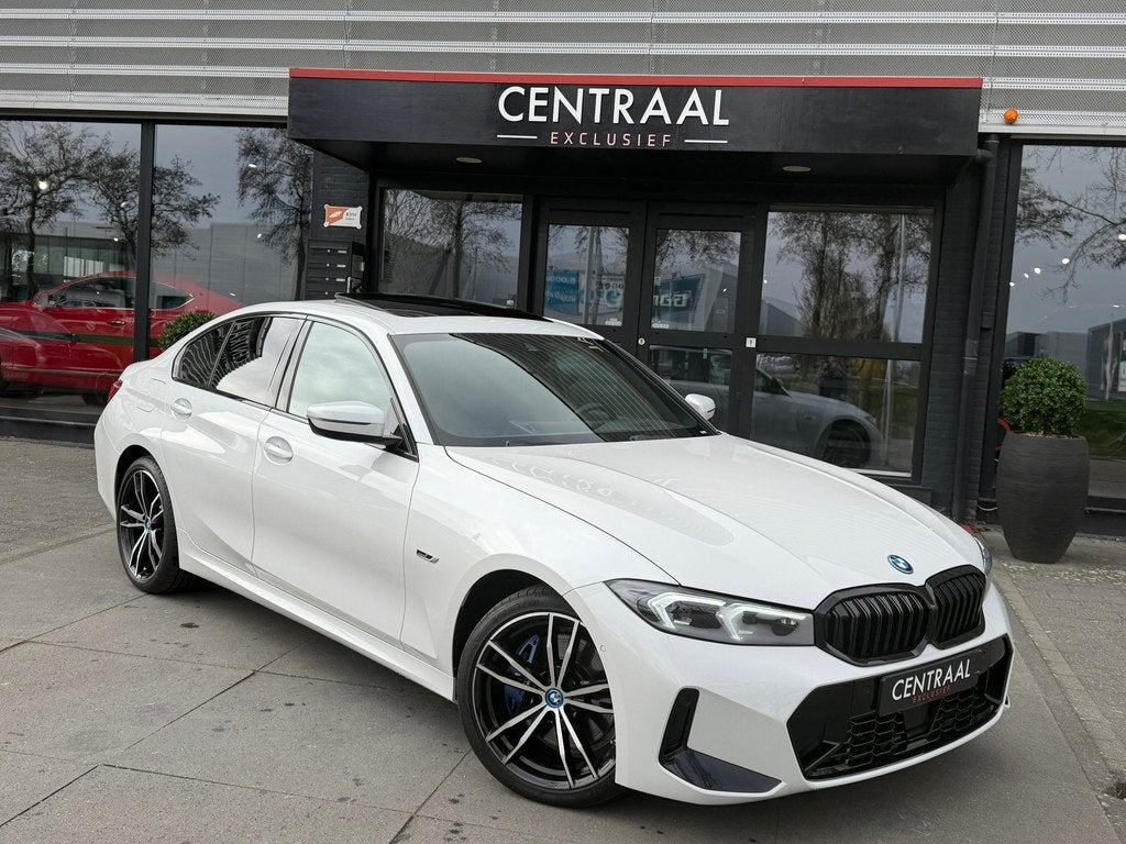 BMW 3-serie 330e xDrive M-Sport Pano|Keyless|HUD|Memory|M-Se, 1998 cc, 1800 kg, Gebruikt, 4 cilinders
