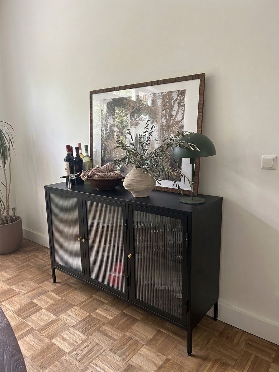 LUMZ Stijlvol dressoir met geribbeld glas en metalen frame, Ophalen, 150 tot 200 cm, Zo goed als nieuw, Metaal