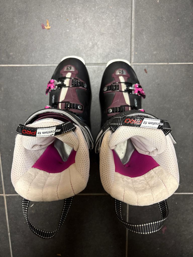 Salomon Quest Pro 100 skischoenen met hike functie, Sport en Fitness, Skiën en Langlaufen, 140 tot 160 cm, Gebruikt, Schoenen
