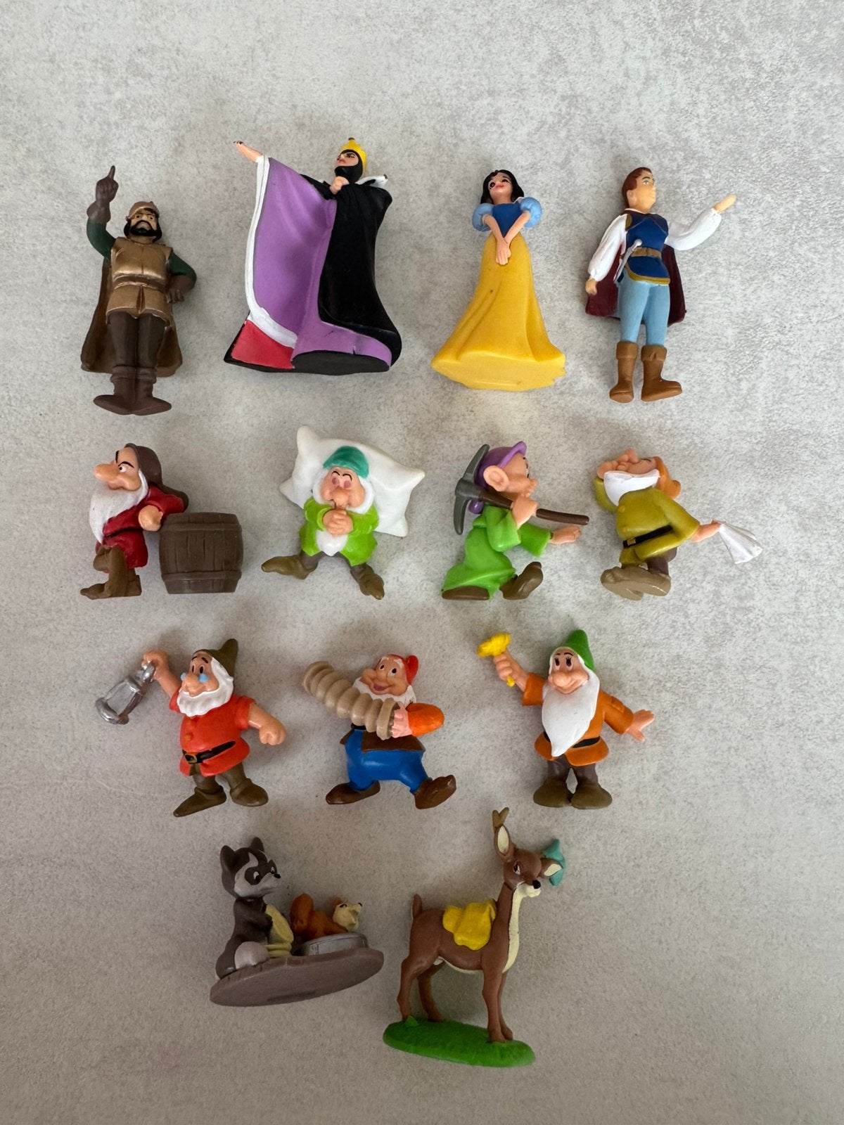 Disney sneeuwwitje mini figuren, Ophalen of Verzenden, Mickey Mouse, Gebruikt, Beeldje of Figuurtje