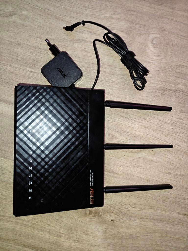 ASUS Router RT-AC68U - Dual-band Gigabit WiFi Router, Computers en Software, Routers en Modems, Gebruikt, Router, Ophalen of Verzenden