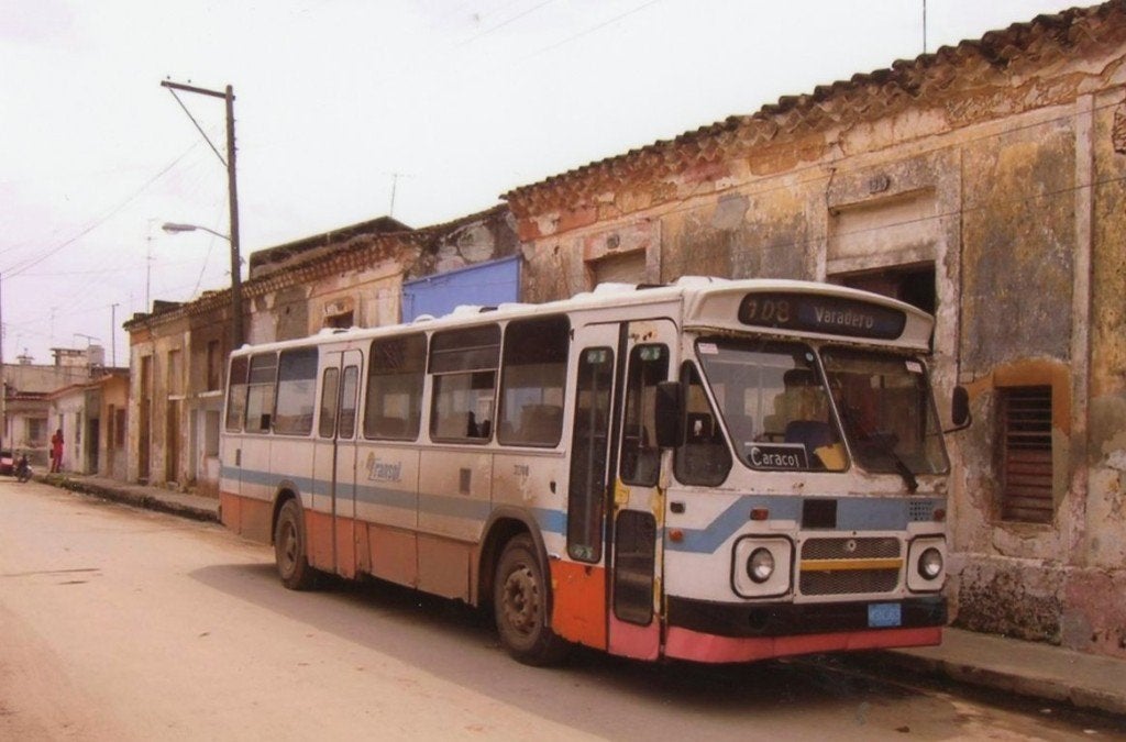 Busfoto MB200 Cuba, Verzamelen, Verzenden, 1980 tot heden