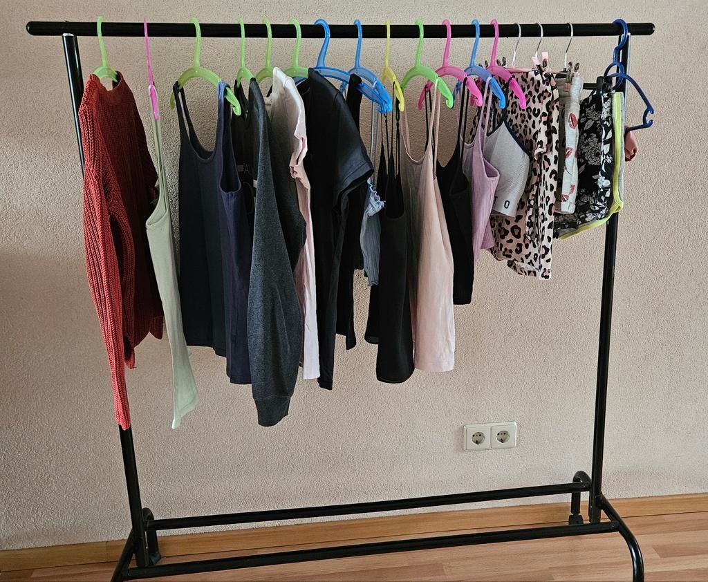 18 stuks pakket, partij dameskleding alles valt als maat S, Kleding | Dames, Ophalen of Verzenden