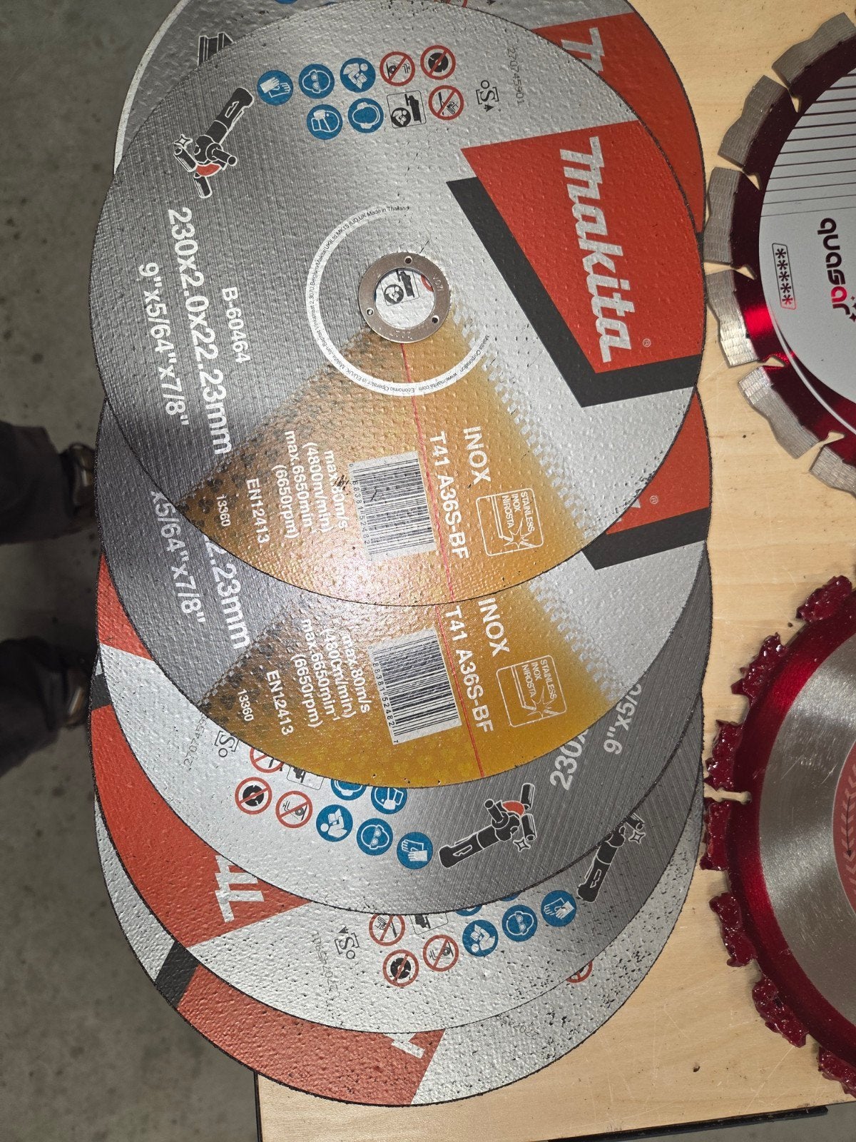 nieuwe slijpschijven 230mm, Ophalen, Nieuw, 1000 watt of meer, Haakse handslijpmachine