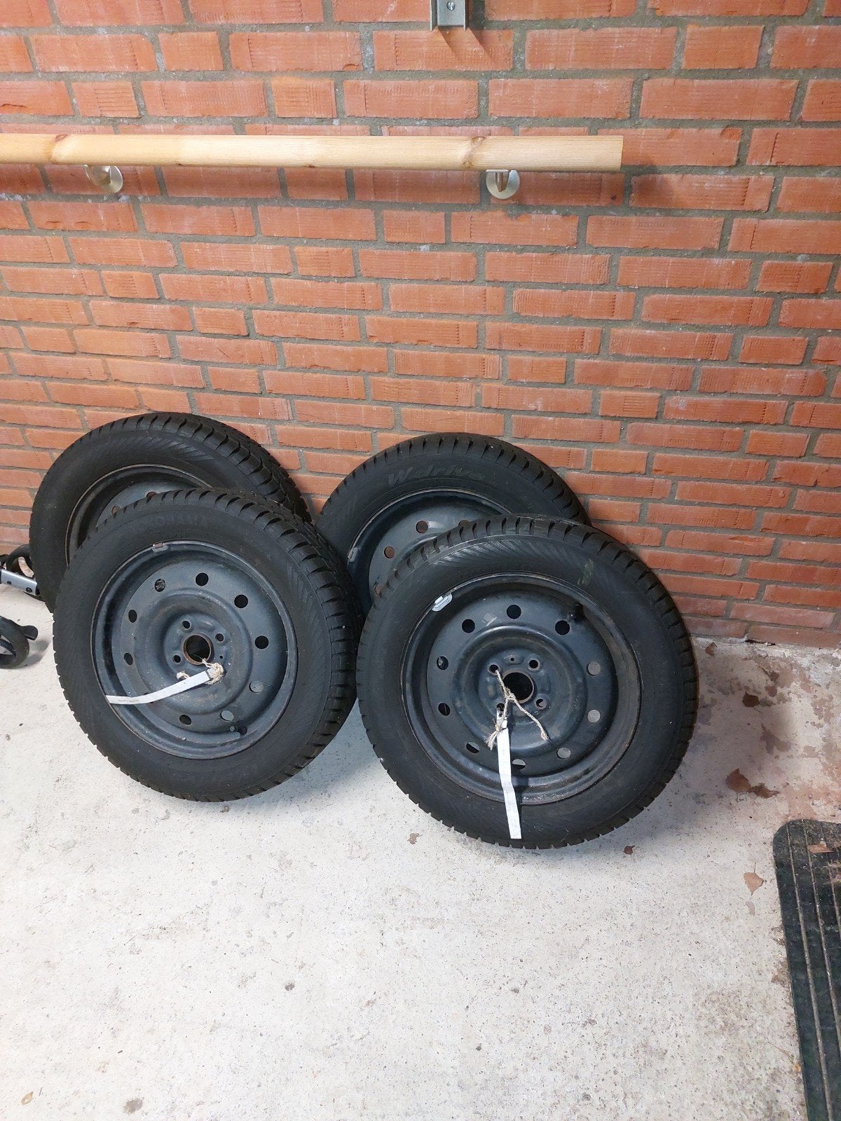 set winterbanden op stalen velg, Ophalen, 15 inch, 175 mm, Banden en Velgen