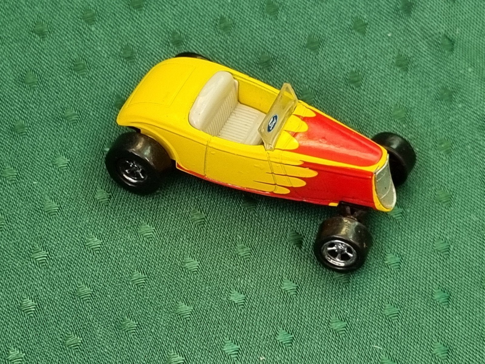Imperial 1933 Ford Highboy Roadster 1:64, Ophalen of Verzenden, Zo goed als nieuw, Auto