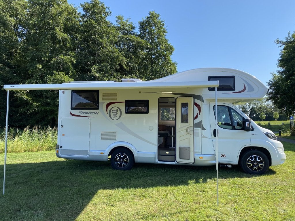 Foto 8 van Elnagh Baron 26 Alkoof 2020 | Dakairco | Level | Off Grid