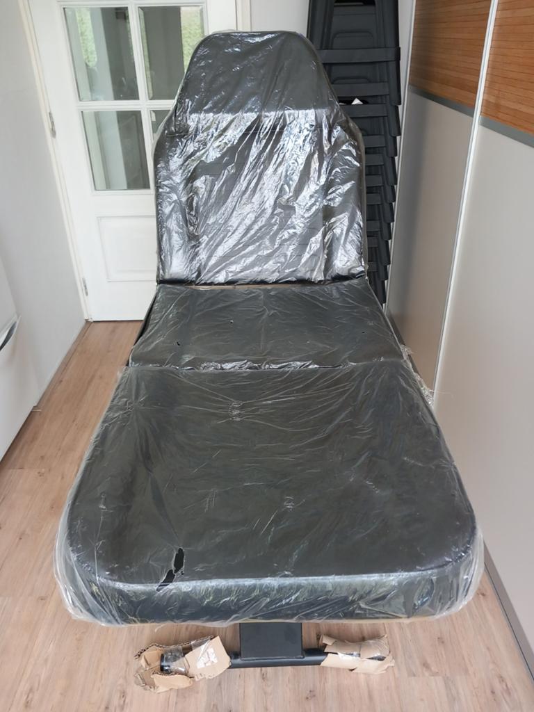 Nieuwe Zwarte Behandelstoel/Tatoeagestoel/Massagetafel, Zwart, Nieuw, Leer, Ophalen of Verzenden
