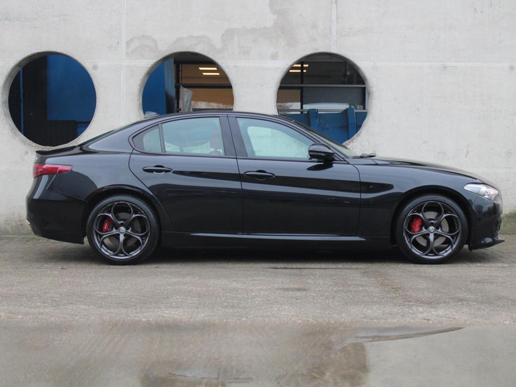 Alfa Romeo Giulia 2.0T Super | 320 PK | RAGAZZON EINDDEMPER, Automaat, Achterwielaandrijving, Euro 6, Zwart