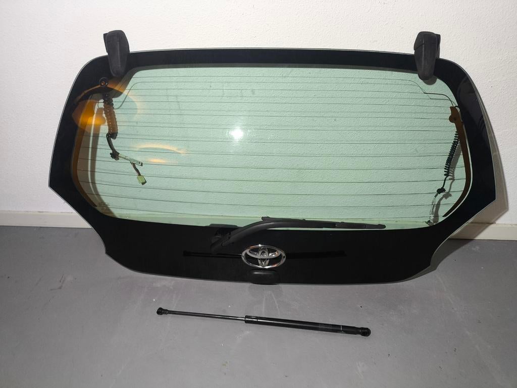 Toyota Aygo achteruit met gasveer 2009-2012, Auto-onderdelen, Ruiten en Toebehoren, Ophalen of Verzenden, Toyota