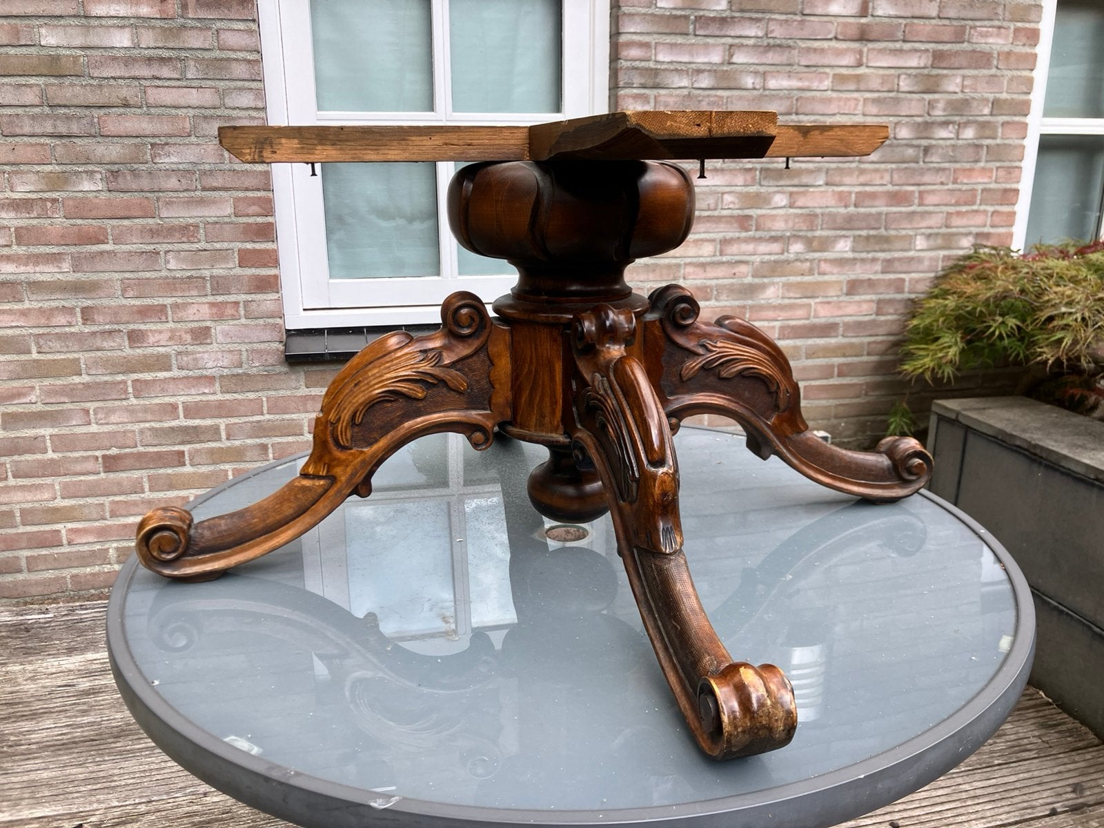 Houten tafelpoot, Ophalen