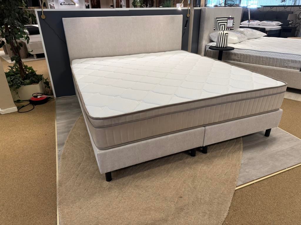 Boxspring 180x200cm Beige Direct/Leverbaar, Ophalen, Beige, Mwonenenslapen, Mwonenenslapen@ziggo.nl
