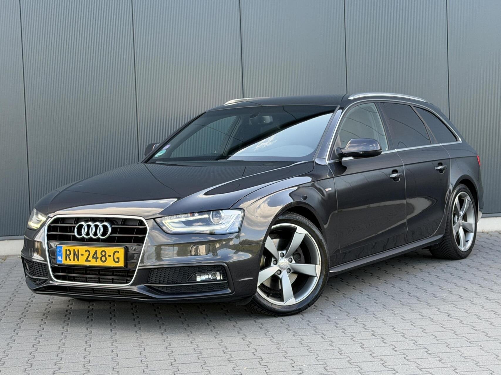 Audi A4 Avant 1.8 TFSI 2x S-Line Leder - Xenon - Navi - Keur, Auto's, Audi, Gebruikt, 4 cilinders, 1505 kg, 170 pk