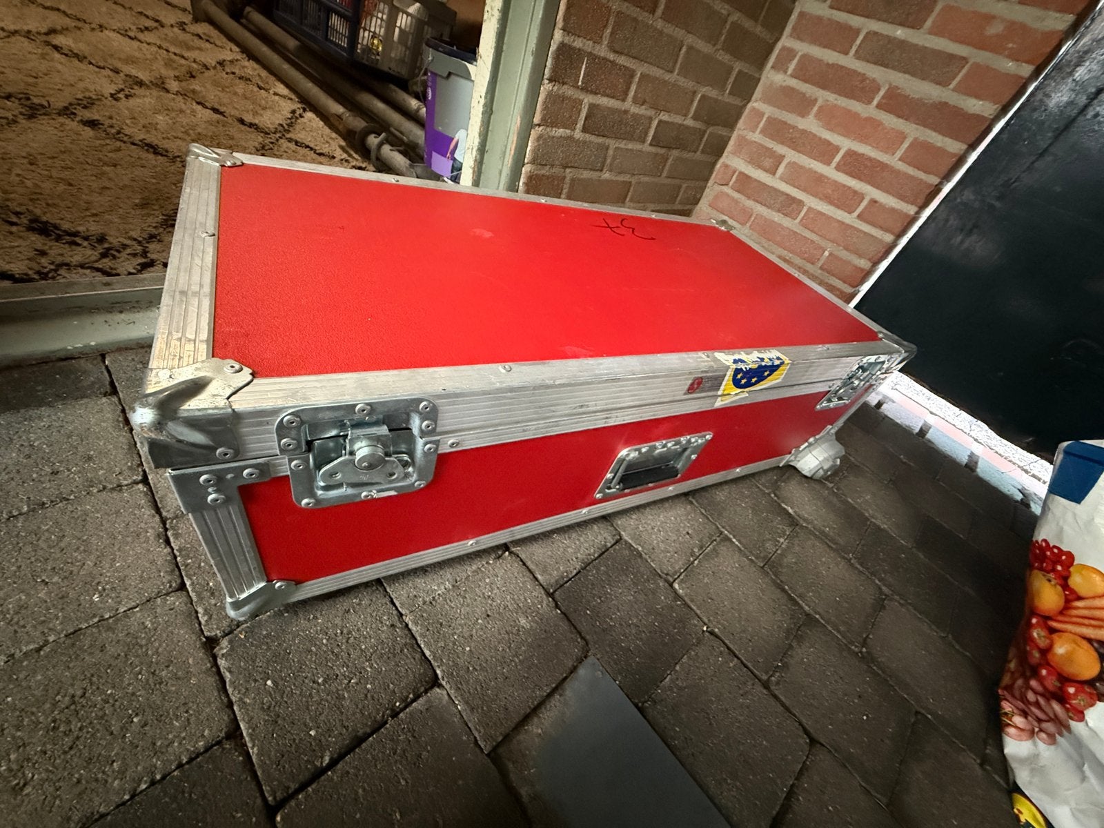 Robuuste Flightcase op wielen - Rood, Ophalen of Verzenden, Gebruikt, Overige instrumenten, Flightcase