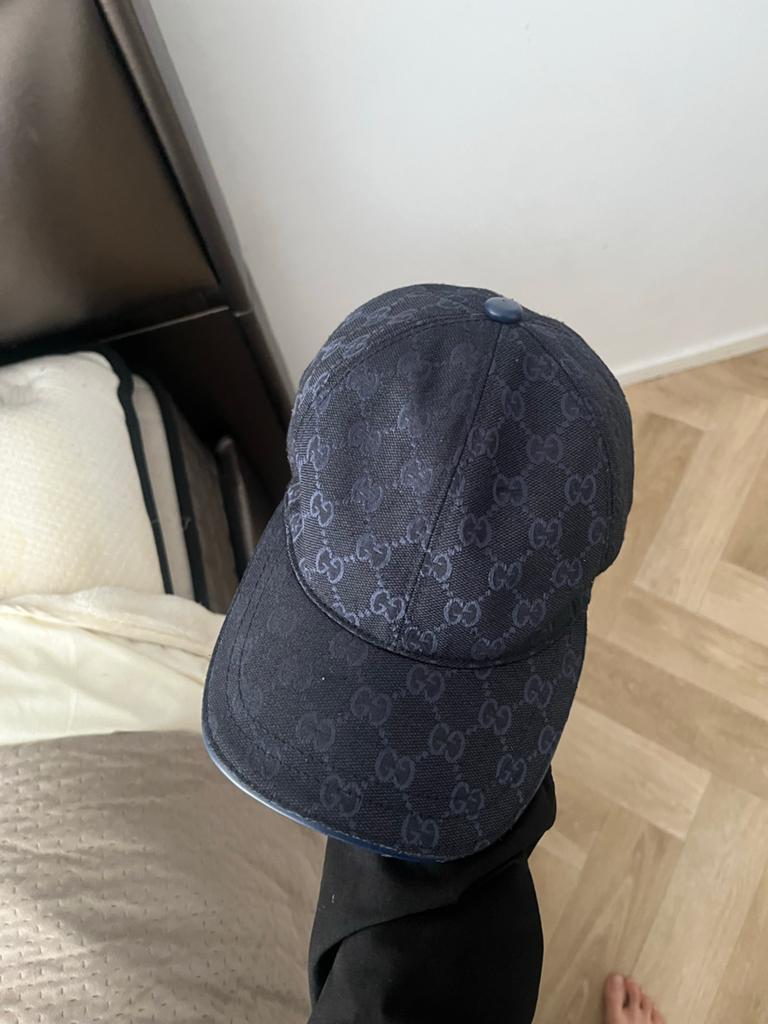 Gucci Pet - Klassiek Monogram Ontwerp, Kleding | Dames, Hoeden en Petten, Ophalen of Verzenden, Zo goed als nieuw, One size fits all