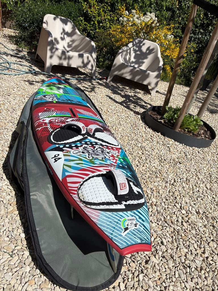 Windsurfplank Tabou Rocket 94L - Fast Glide, Ophalen, Minder dan 250 cm, Zo goed als nieuw, Met vin(nen)
