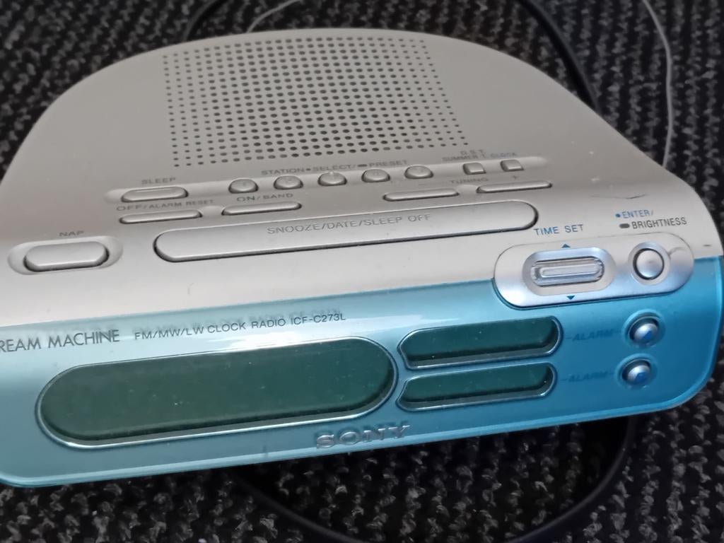 Sony wekkerradio, Ophalen