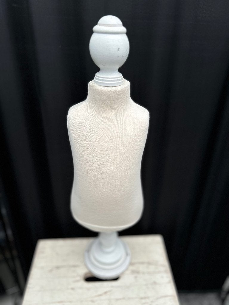 Vintage kinder paspop op witte voet 62 cm hoog, Ophalen of Verzenden