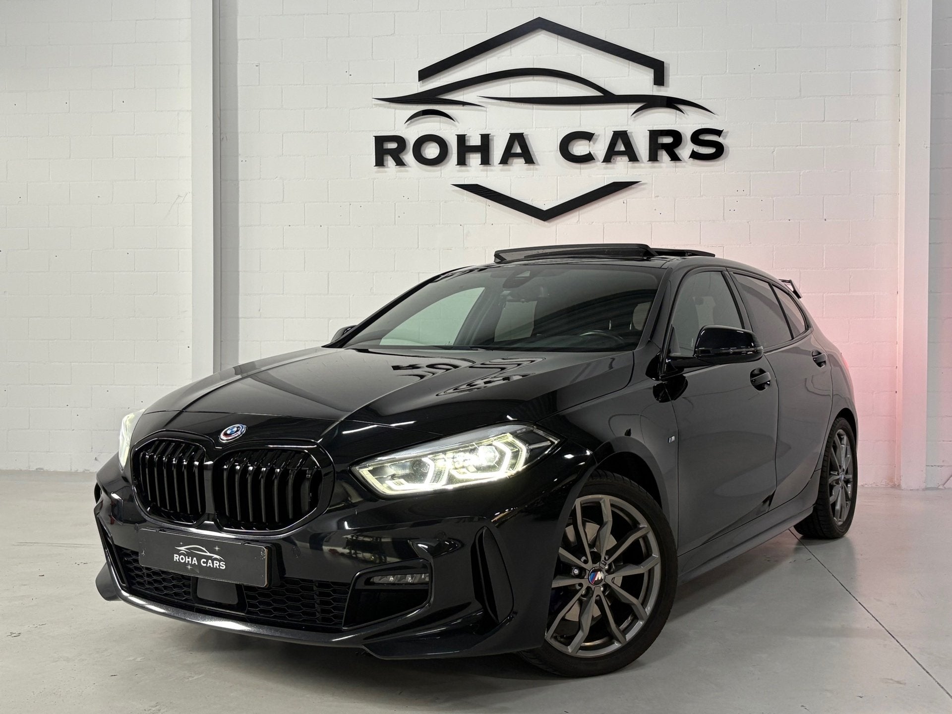 BMW 1-serie 118i High *M-Sport*Executive*Pano*HUD*Sfeer*Appl, 136 pk, Gebruikt, Zwart, Leder