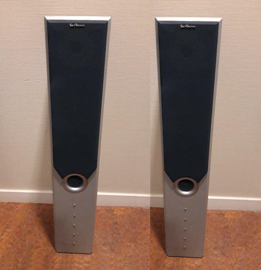 Luidsprekers 2 x 100 Watt, Stofbestendig, Speakerset, Zo goed als nieuw, 60 tot 120 watt