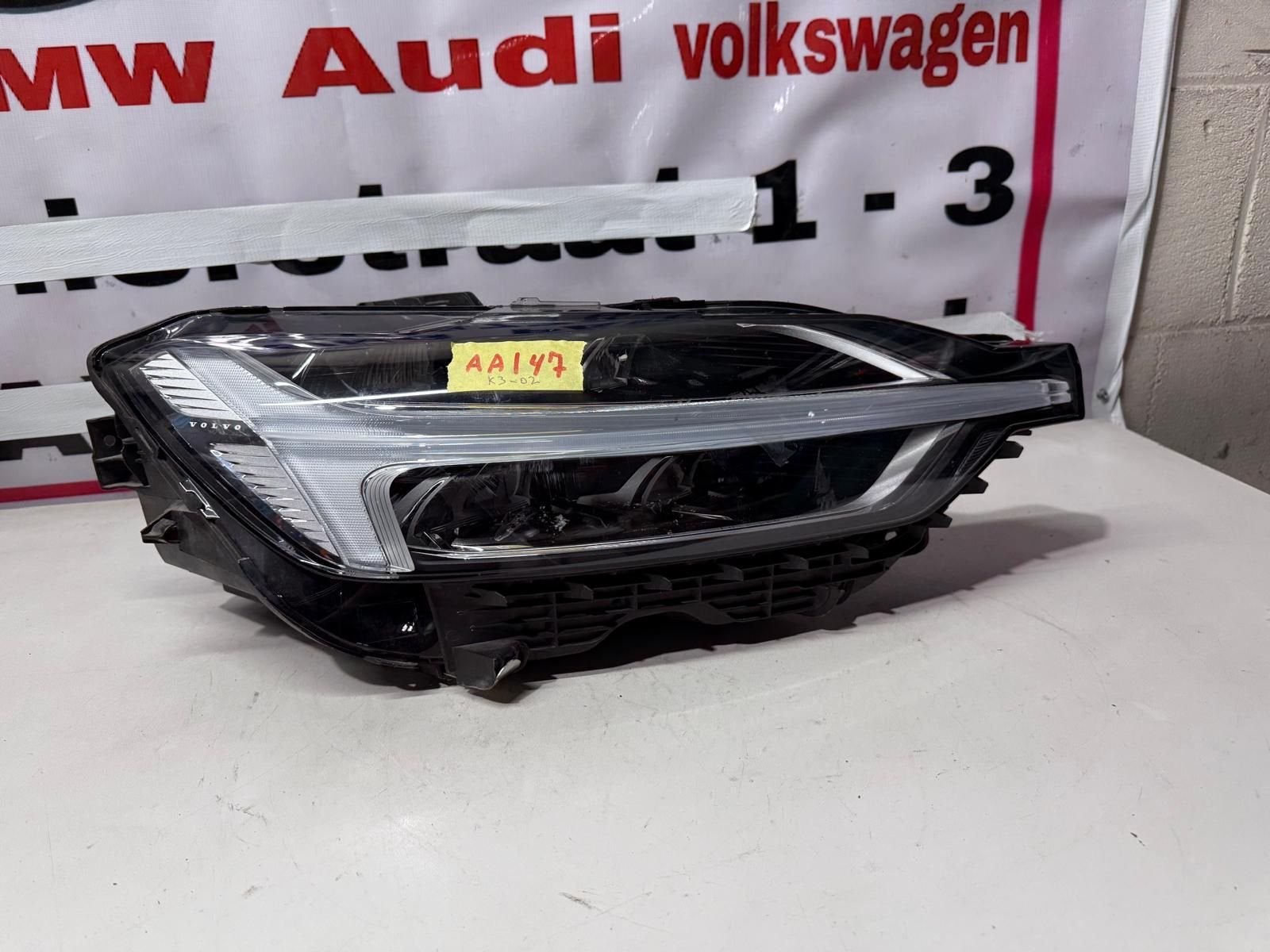 Volvo XC60 Koplamp, Gebruikt, -, -, Ophalen of Verzenden