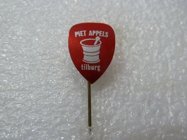 Vintage Speldje Piet Appels Tilburg Apotheek, Ophalen of Verzenden, Gebruikt, Stad of Land, Speldje of Pin