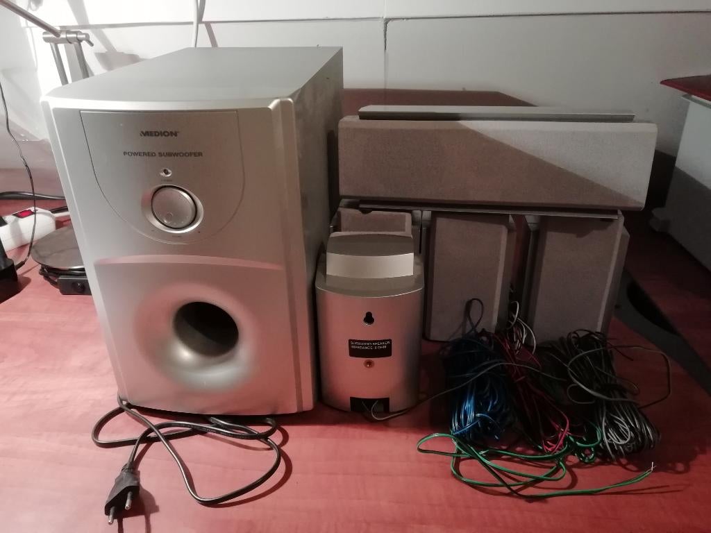 Medion powered subwoofer. Surround speakers. Center speaker., Gebruikt, Complete surroundset, 120 watt of meer, Ophalen