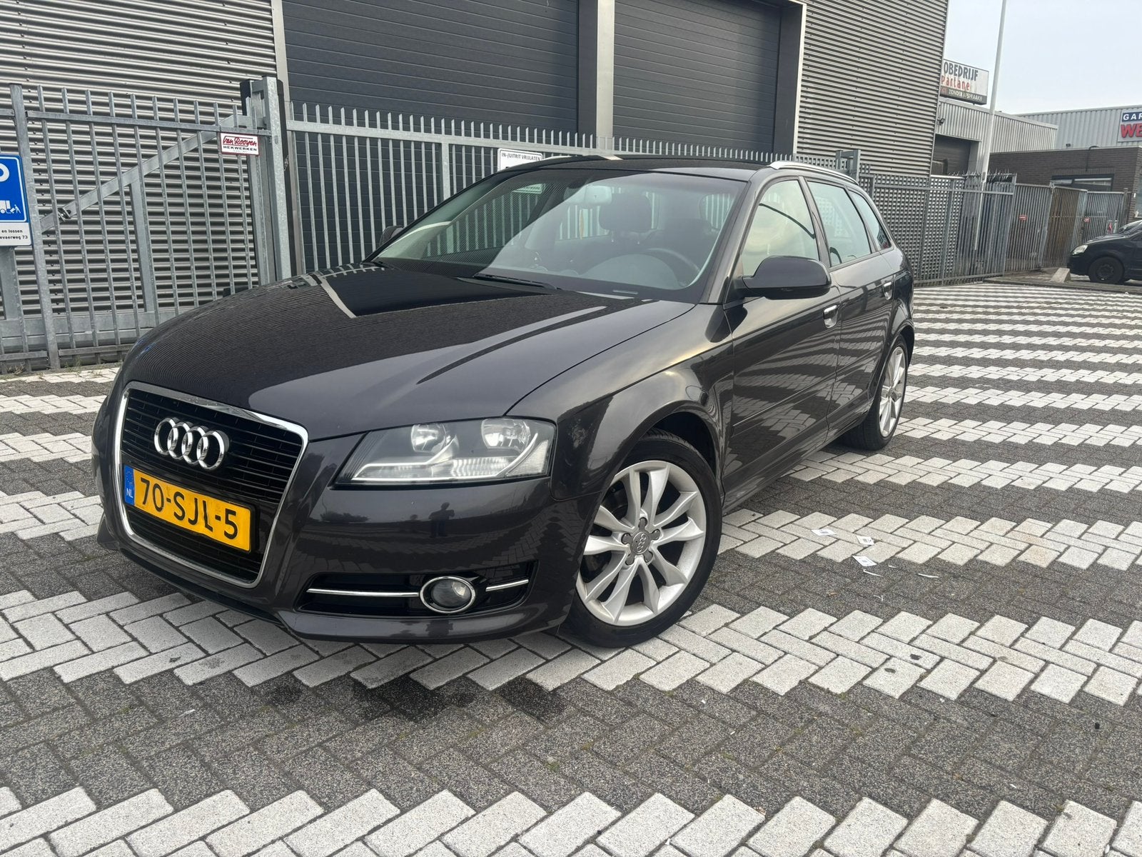 Audi A3 1.2TFSI 77KW SB 2011 Grijs, Auto's, Audi, Voorwielaandrijving, Stof, Zwart, 4 cilinders