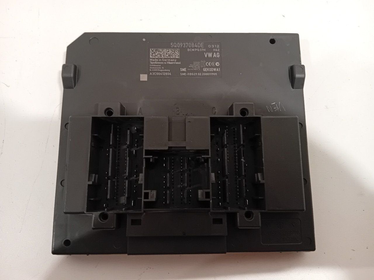 Computer body control Audi A1, Onderdelen@venauto.nl, Van der Ven Autorecycling B.V., Gebruikt, Ettenseweg 76, 4706 PB Roosendaal, The Netherlands