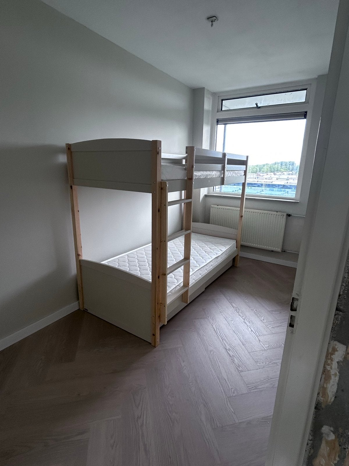 Stapelbed 2x 90x200 cm met matrassen - Grenen/MDF, Huis en Inrichting, Ophalen, 90 cm, 160 tot 180 cm, Tweepersoons