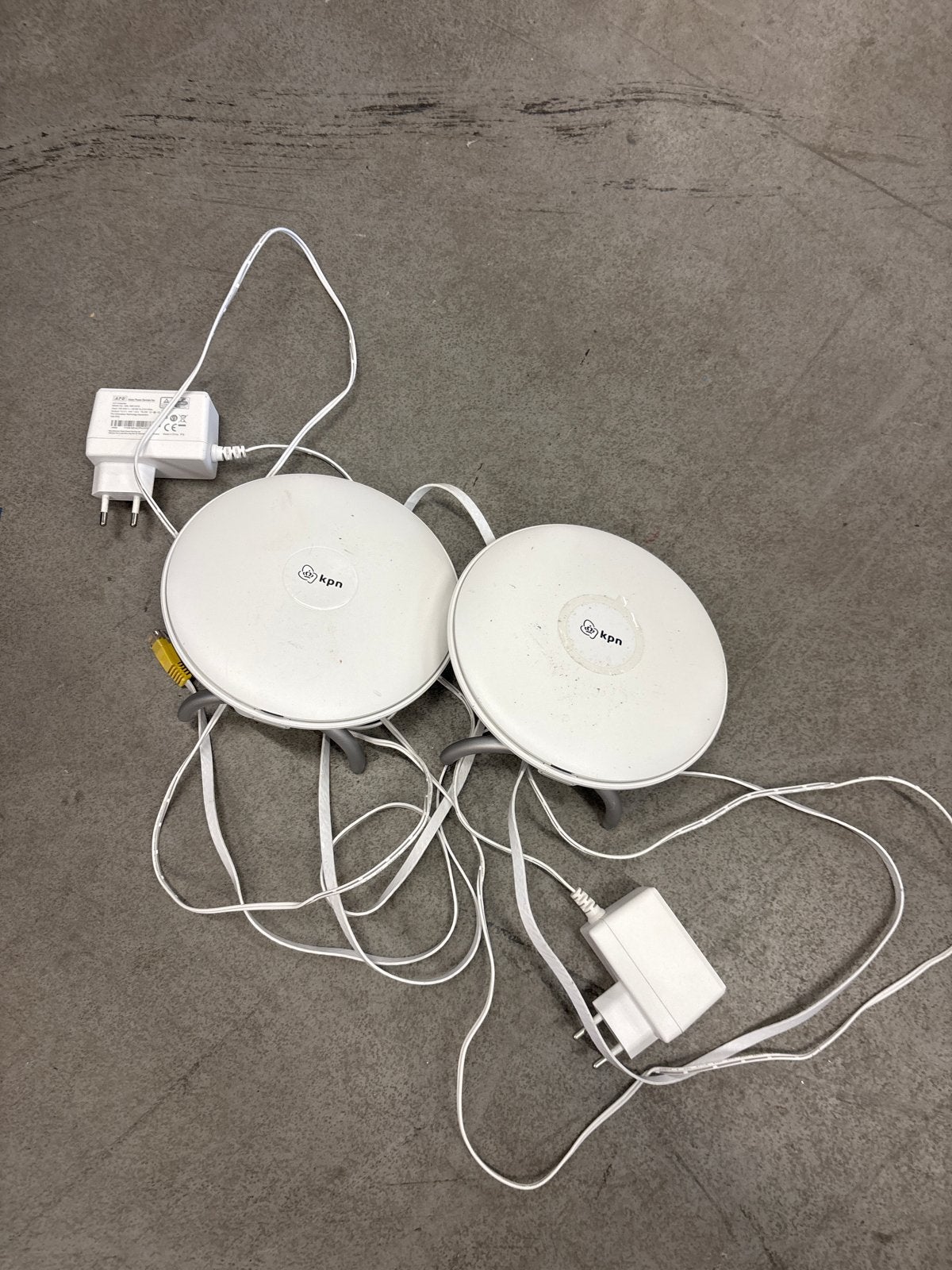 KPN SuperWifi punten (2 stuks) met adapters, Ophalen, Gebruikt, Router