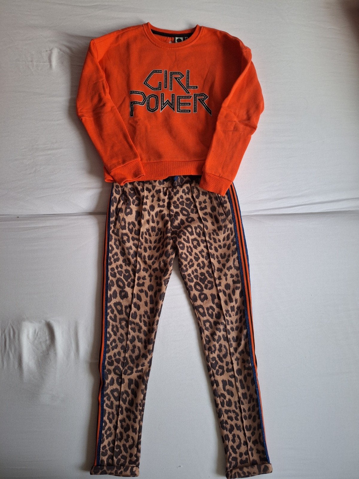 146/152 tijgerprint broek Retour -oranje trui, Kinderen en Baby's, Kinderkleding | Maat 146, Broek, Meisje, Nieuw, Ophalen of Verzenden
