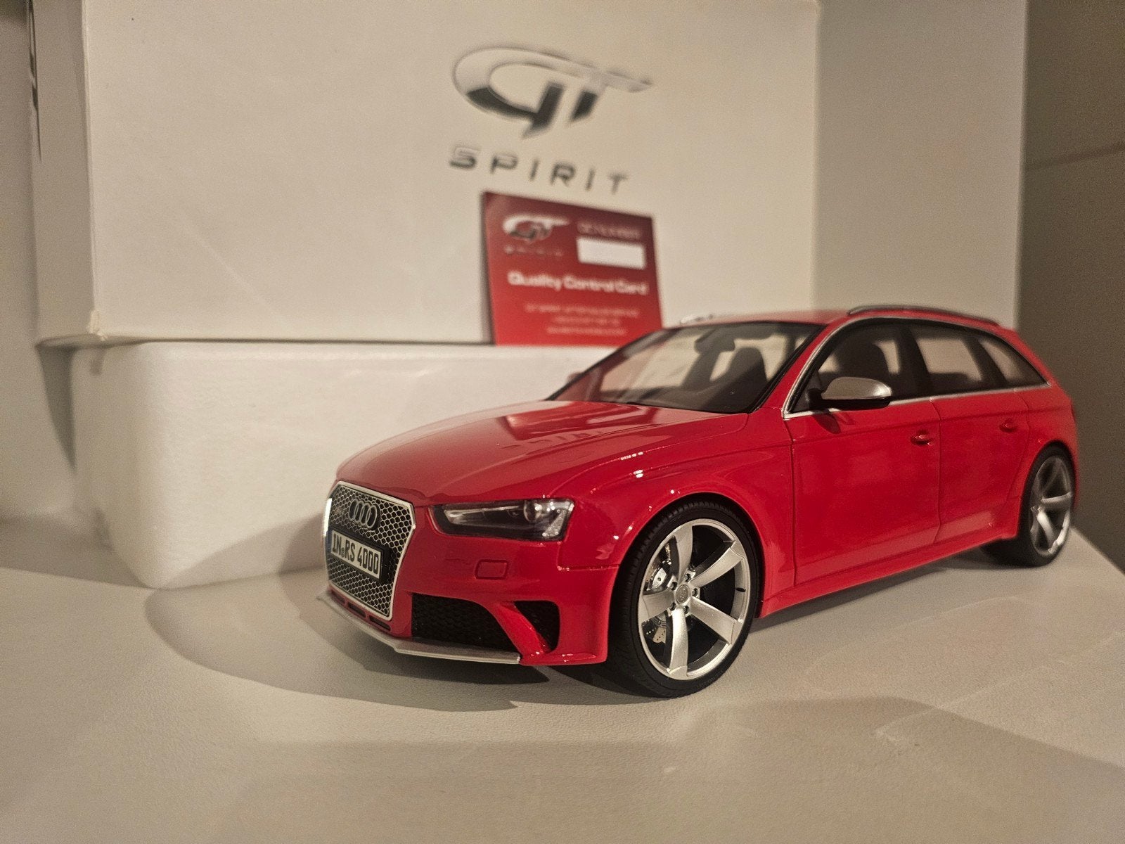 GT SPIRIT GT016A AUDI RS4 AVANT ROOD 1:18, Ophalen of Verzenden, Zo goed als nieuw, Auto, Overige merken