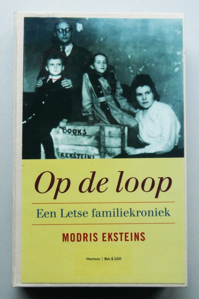 Op de loop: een Letse familiekroniek, Ophalen of Verzenden, Tweede Wereldoorlog, Nieuw
