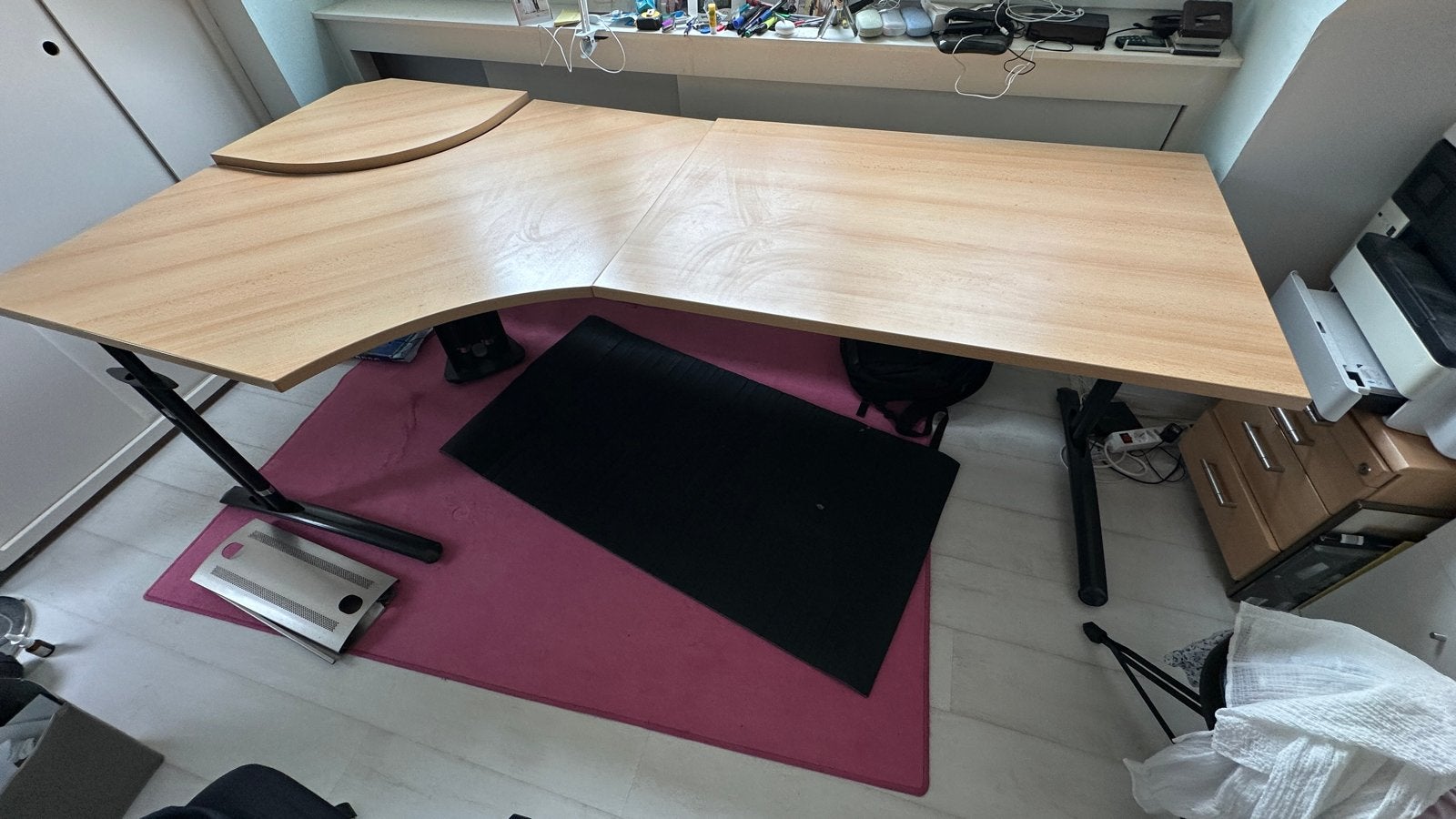 Groot hoekbureau met verstelbare poten - Licht hout, Ophalen, Gebruikt, Hout, Hoekbureau