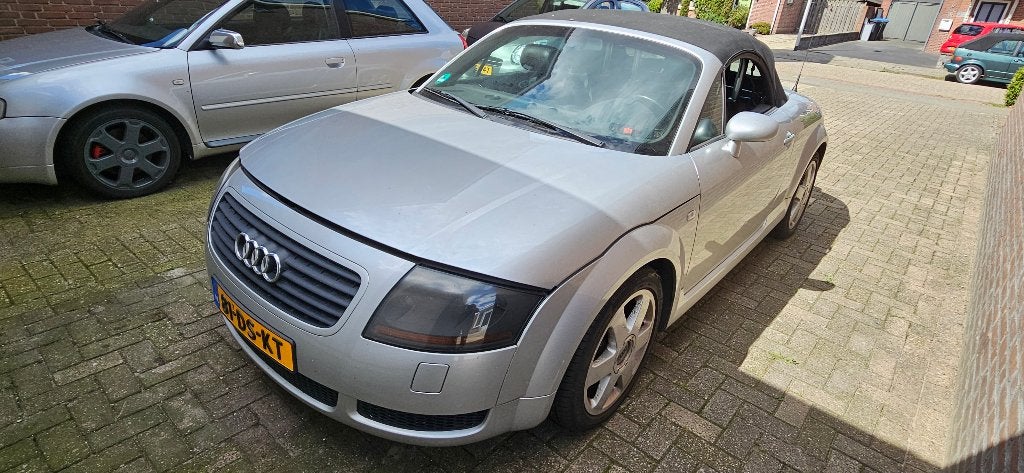 Audi TT 1.8 T Roadster 132KW 2000 Grijs, Auto's, Voorwielaandrijving, TT, Zwart, 4 cilinders