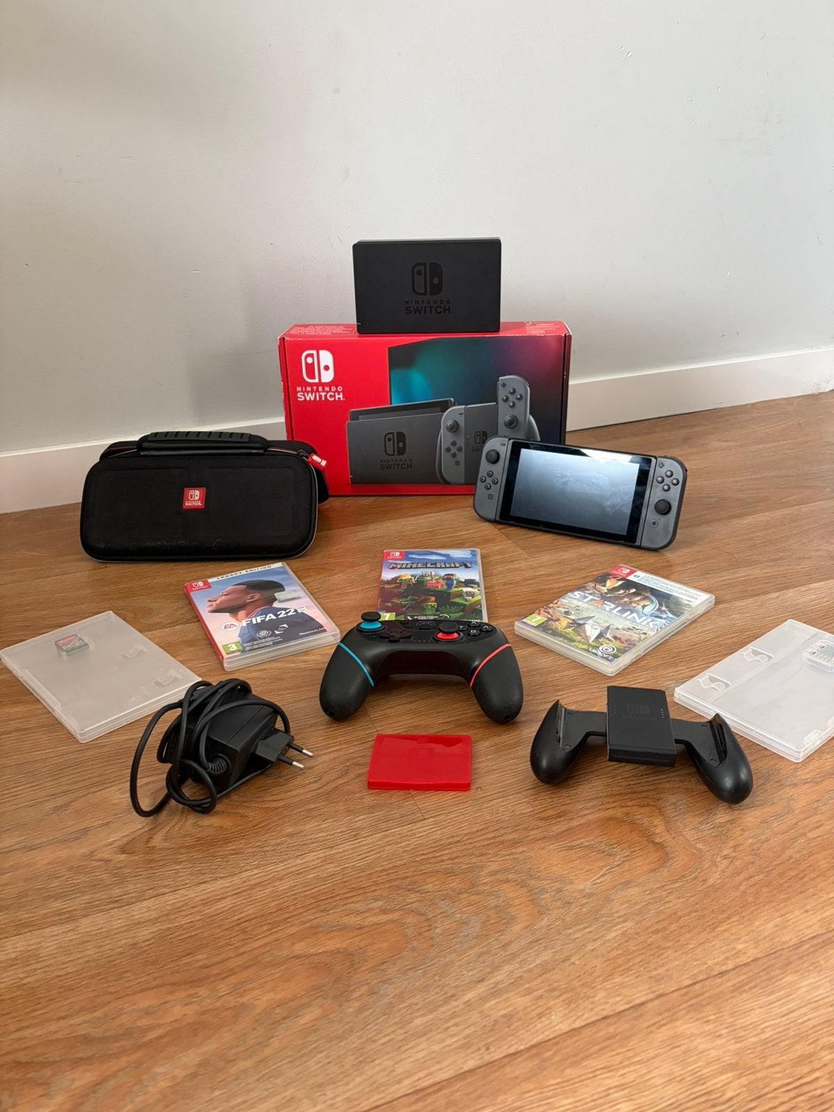 Nintendo switch in hele goede staat, Met games, Met 2 controllers, Ophalen of Verzenden, Zo goed als nieuw